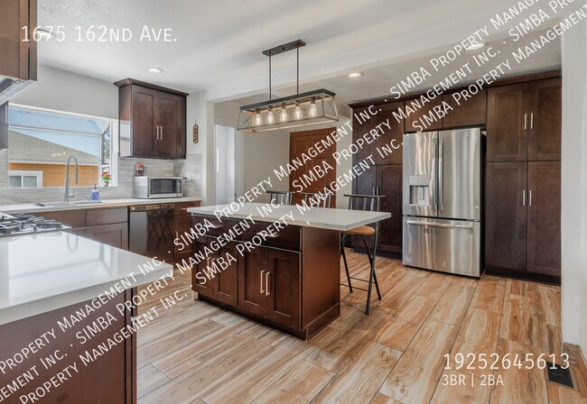 Building Photo - 1675 162nd Ave