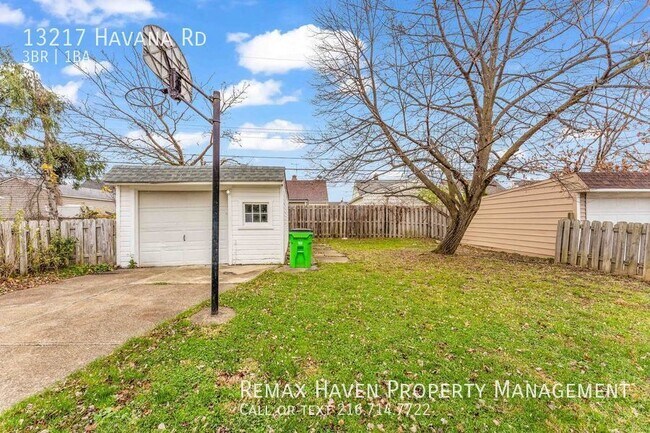 Building Photo - 13217 Havana Rd, Garfield Hts - Spacious 3...