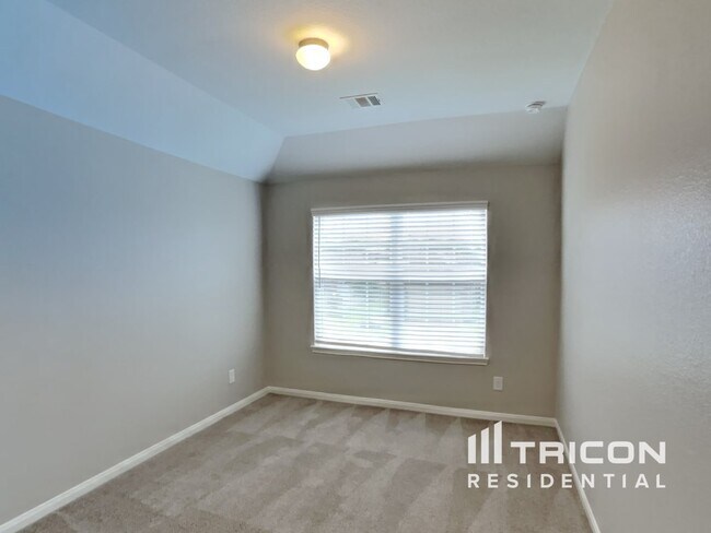 Building Photo - 7523 Merrylands Dr
