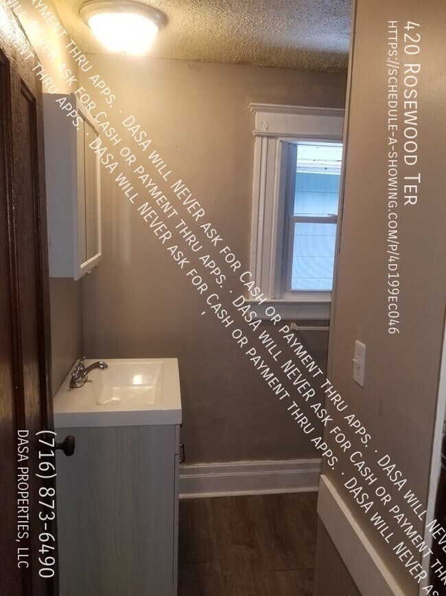 Building Photo - 420 Rosewood Terrace