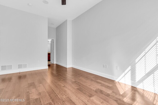 Building Photo - 8 Park Ridge Way