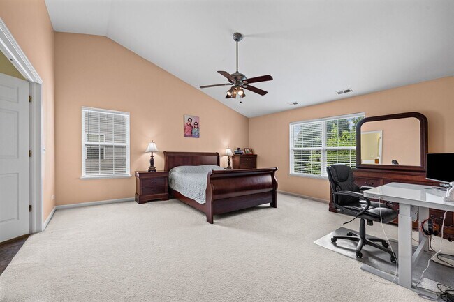 Building Photo - 126 Redmond Dr