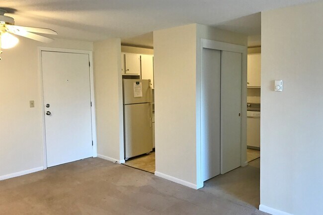 Building Photo - 95 Powers St