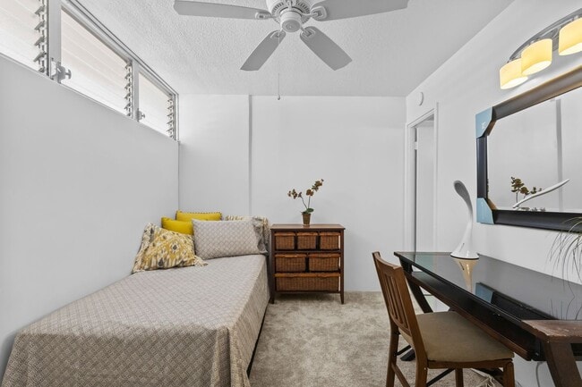 Building Photo - Furnished 18th-floor studio at Ala Wai Tow...
