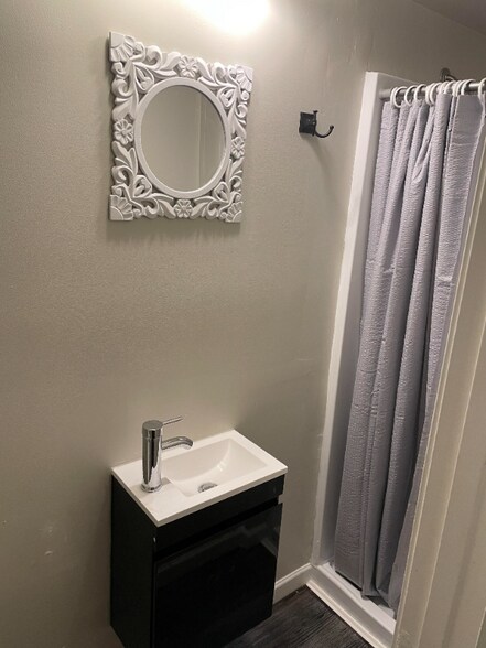 Building Photo - 1210 Rocky Rd