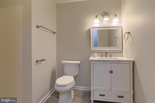 Building Photo - 2065 Raleigh Rd