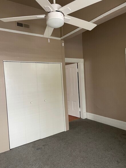 Building Photo - 313 1/2 20th St