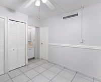 Building Photo - 6436 Miami Lakes Dr