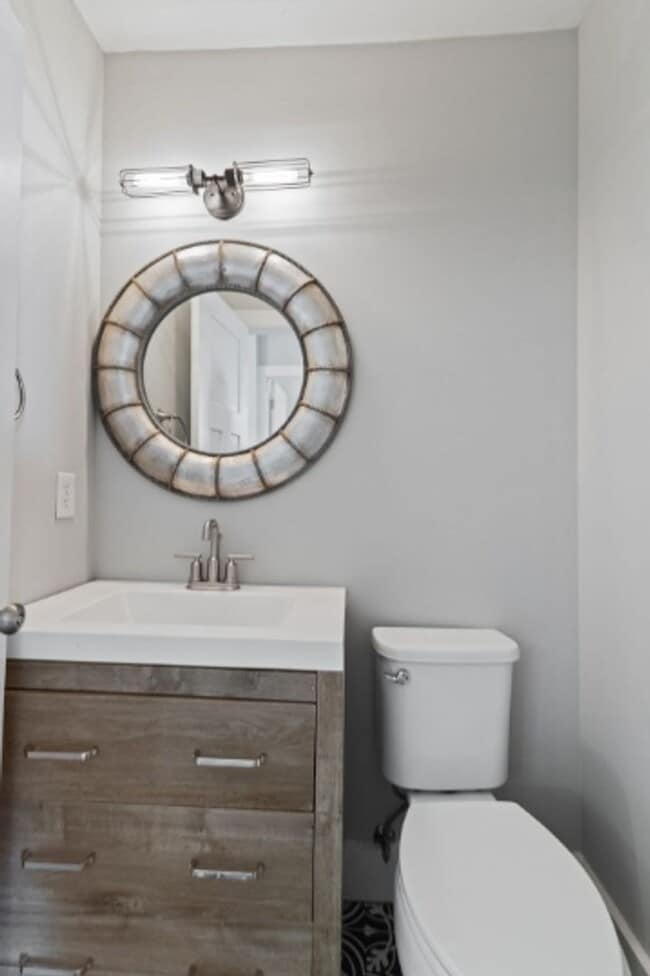 Building Photo - 1806 Woodlawn Ave