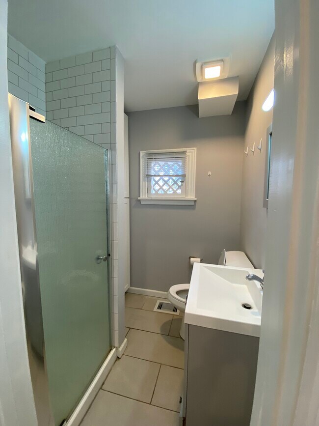 Building Photo - 64 Grove St