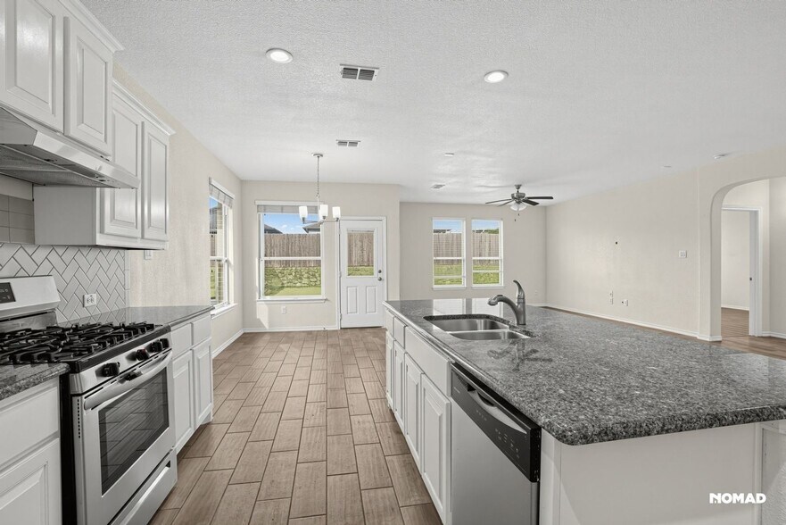 Building Photo - 10313 Burtrum Dr