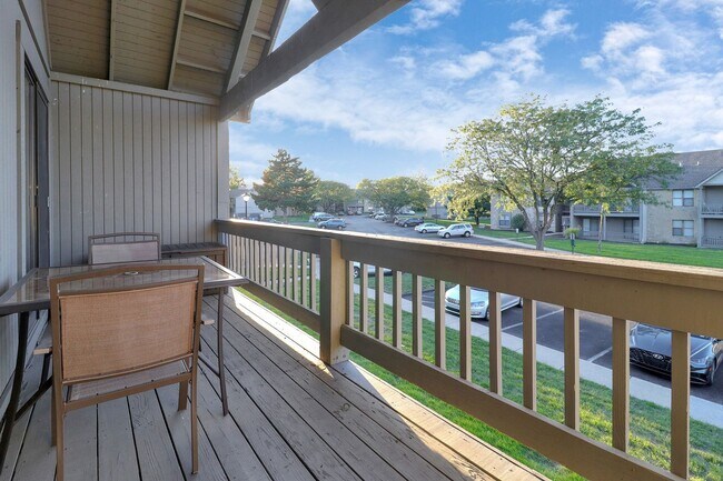 Building Photo - Beautifully Up0dated 1-bedroom, 1-bathroom...