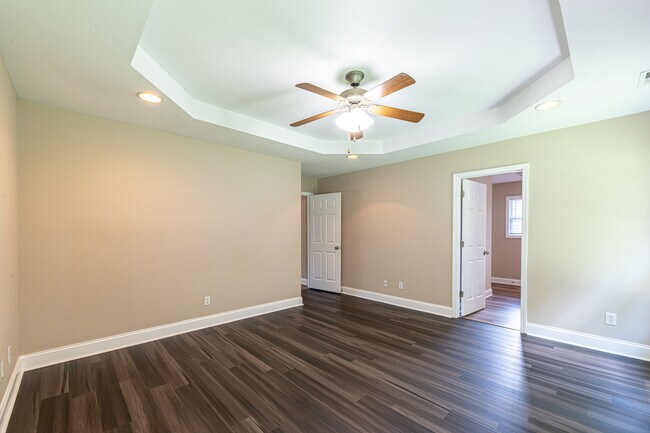 Building Photo - 637 Marston Ln