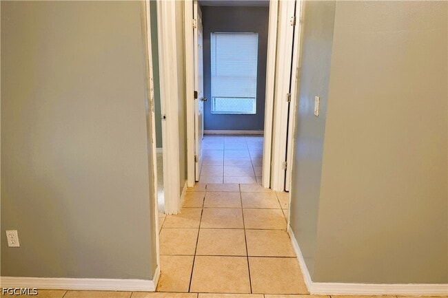 Building Photo - 609-611 Hawthorne Ave S