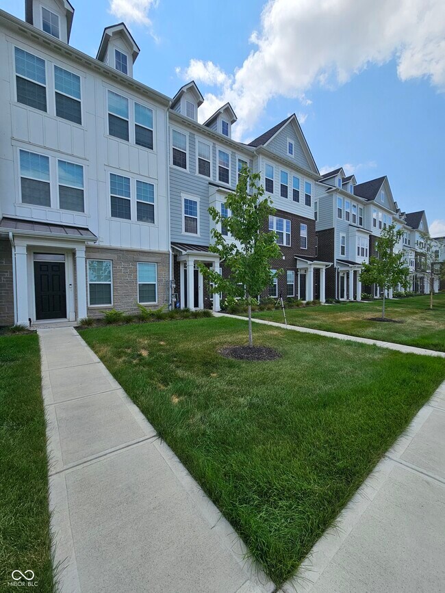 Building Photo - 1728 Blenker Dr