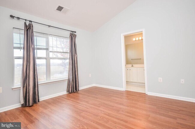 Building Photo - 116 Moore Dr