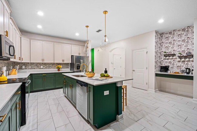 Building Photo - 4710 Sleepy Hollow Dr