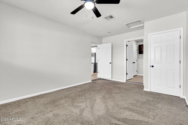 Building Photo - 449 E Harmony Ave