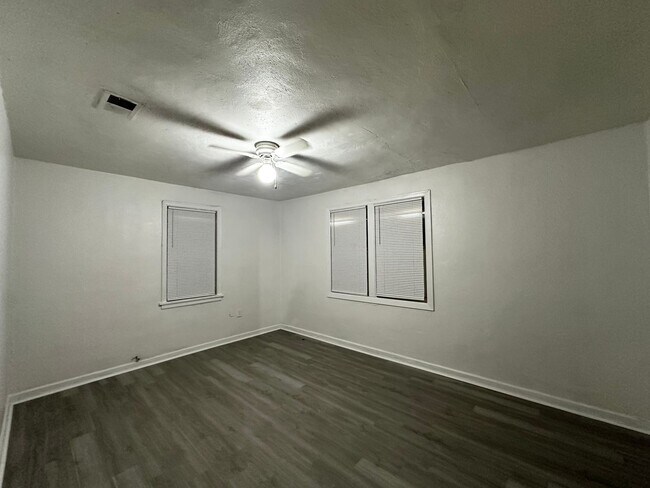 Building Photo - Move-In Ready Gem Near Downtown Orlando!