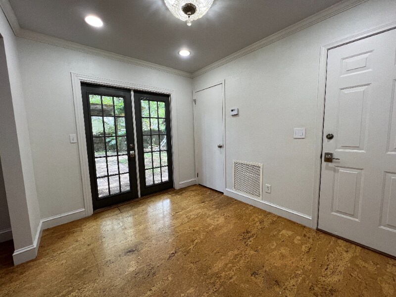 Building Photo - 216 Citrona Dr