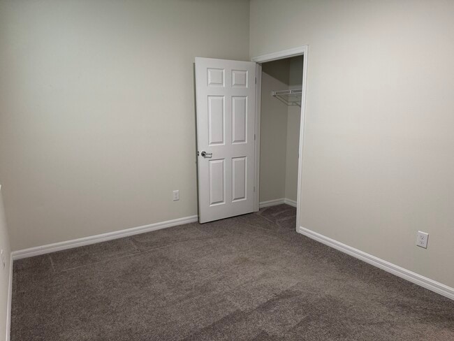 Building Photo - 5110 Levana St