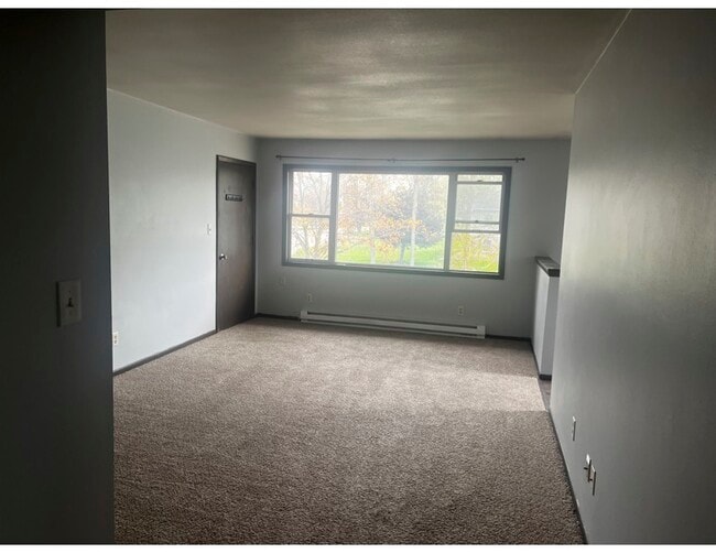 Building Photo - Memorial