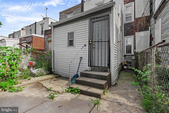 Building Photo - 1835 W Juniata St