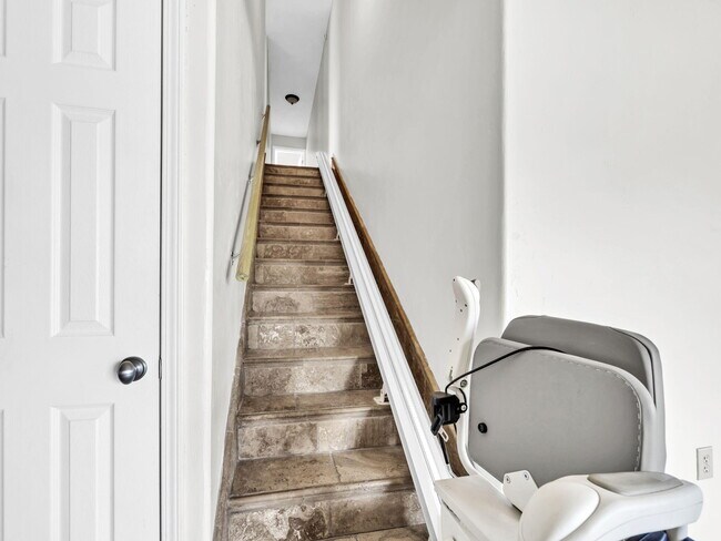 Building Photo - 258 Kidd St