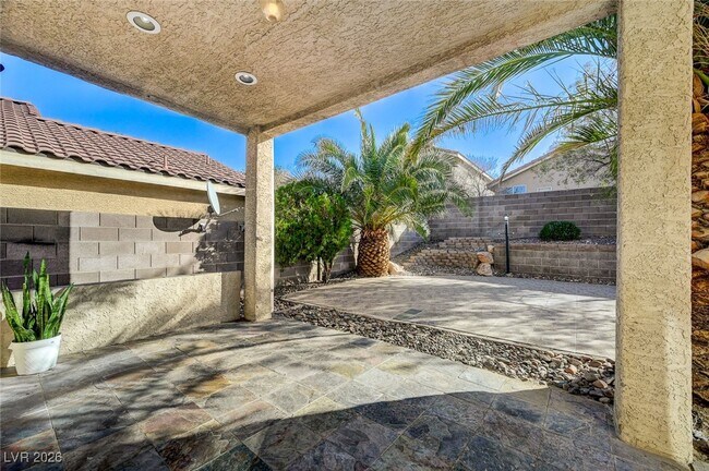 Building Photo - 2403 Rue De Versailles