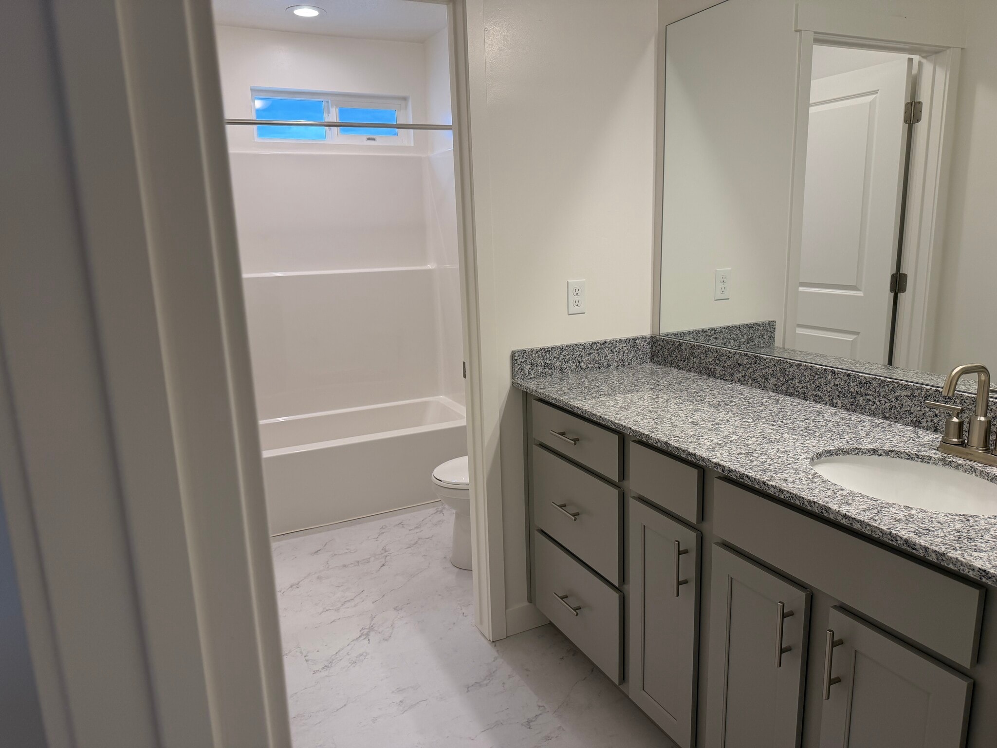 Building Photo - 1485 N 305 E