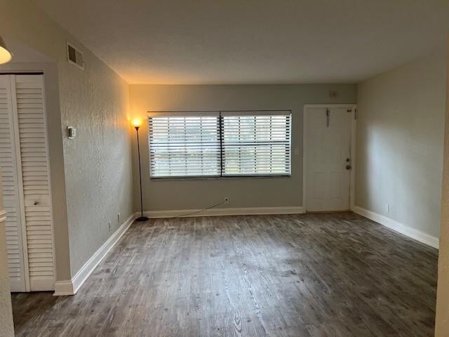 Building Photo - 2588 Riverside Dr
