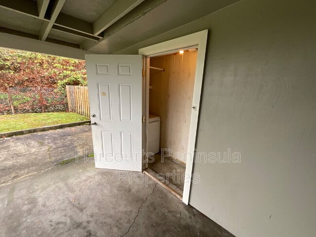 Building Photo - 1742 Anderson St