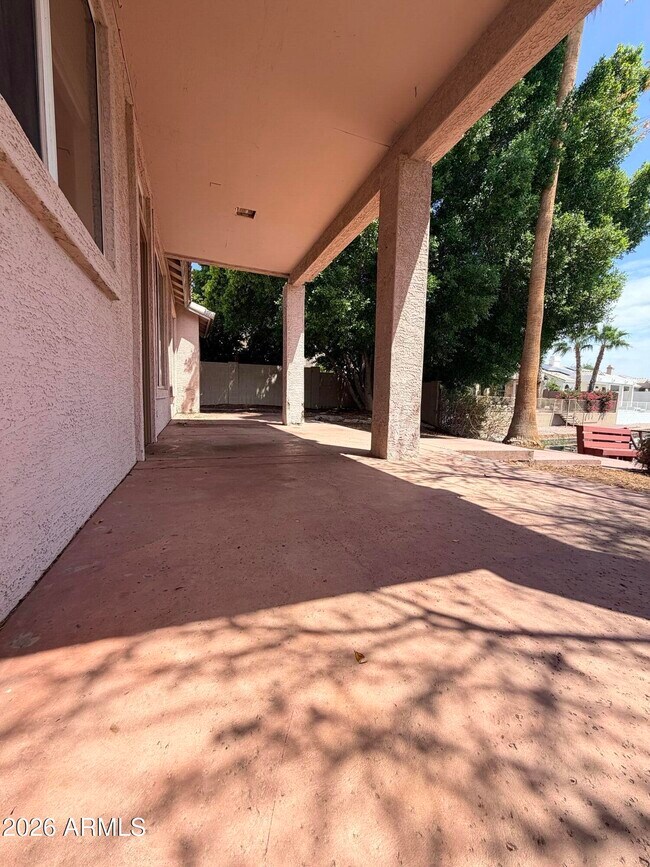 Building Photo - 5215 W Tonopah Dr