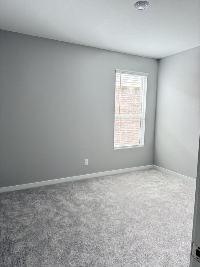 Building Photo - 500 Ml Trce Wy