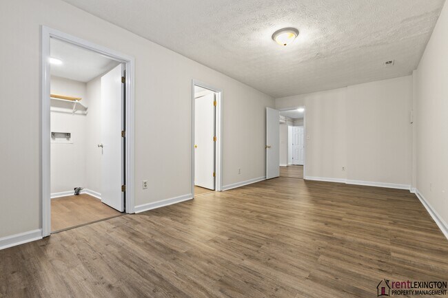 Building Photo - 208 Grayson Ct