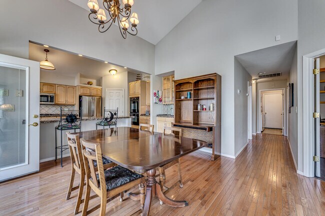 Building Photo - 2320 Overlook Ct