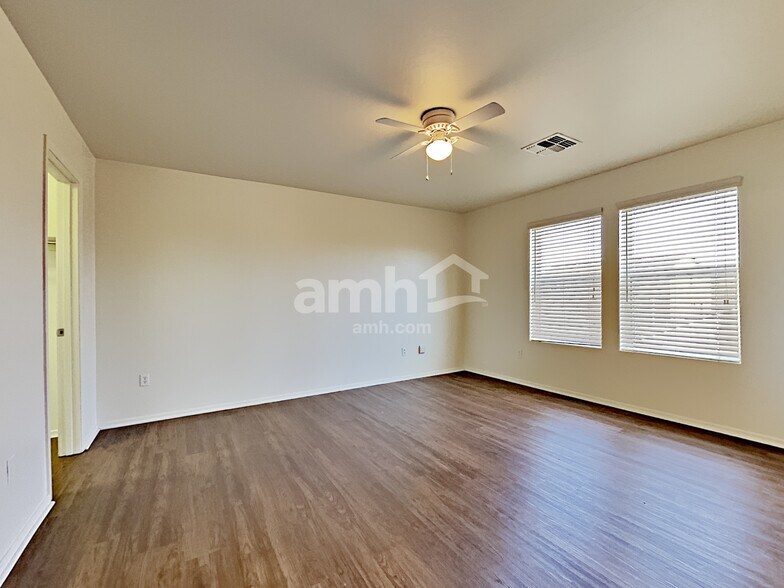 Building Photo - 4837 W Calle Don Alfonso