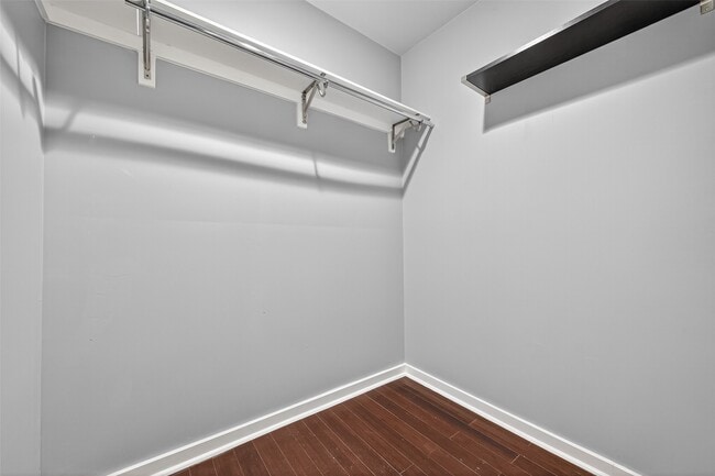 Building Photo - 146 Disney St