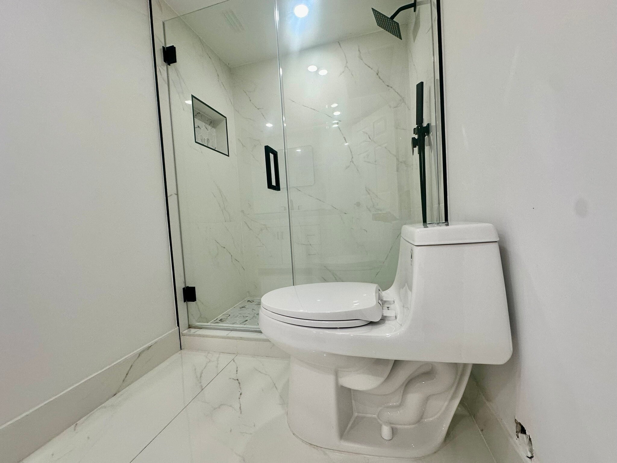 Building Photo - 2890 N Oakland Forest Dr