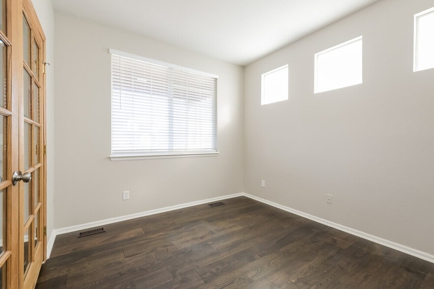 Building Photo - 12812 Newport Way