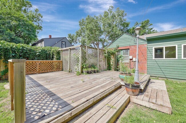 Building Photo - 230 S Minneapolis St