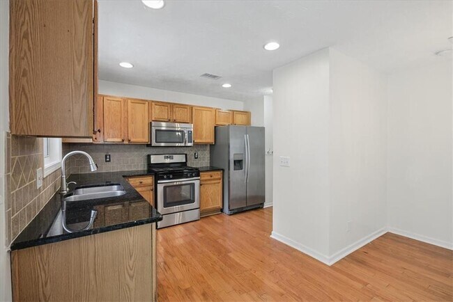 Building Photo - 506 Weatherstone Ct