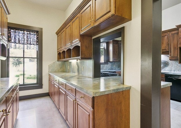 Building Photo - 250 N Main St