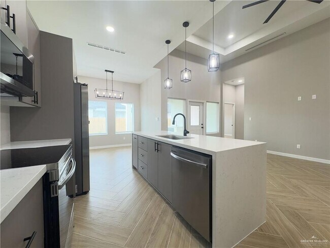 Building Photo - 907 Durango Dr