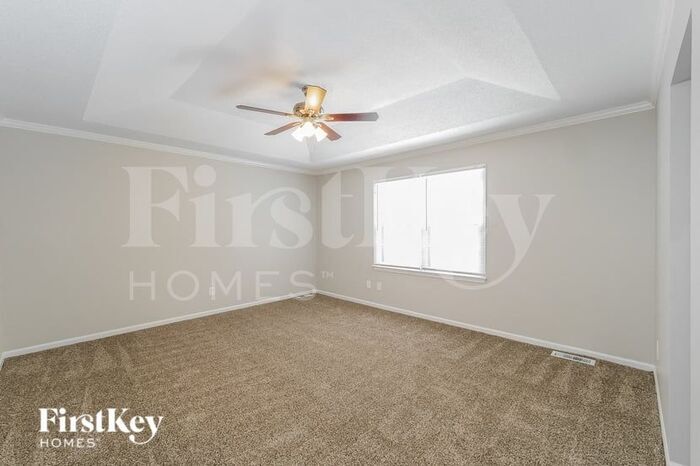 Building Photo - 11584 Earnshaw St