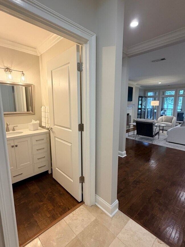 Building Photo - Stunning Luxury, Two Bedroom Creek Front Condo in Hilton Head Plantation