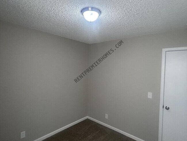 Building Photo - 2003 N 29th St