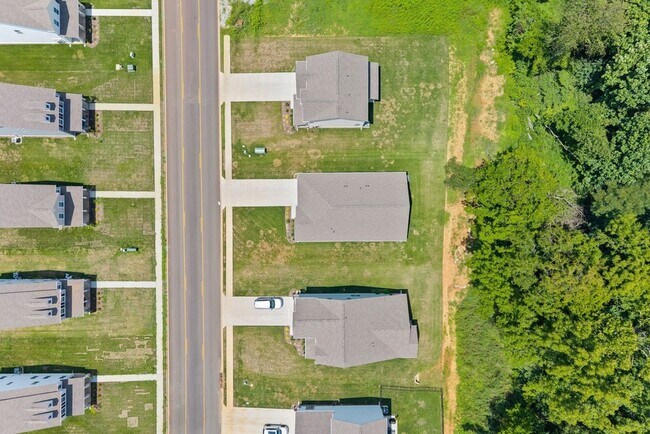 Building Photo - 1145 Ross Farms Blvd