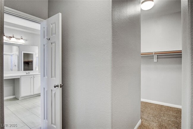 Building Photo - 5643 Almocita Ct