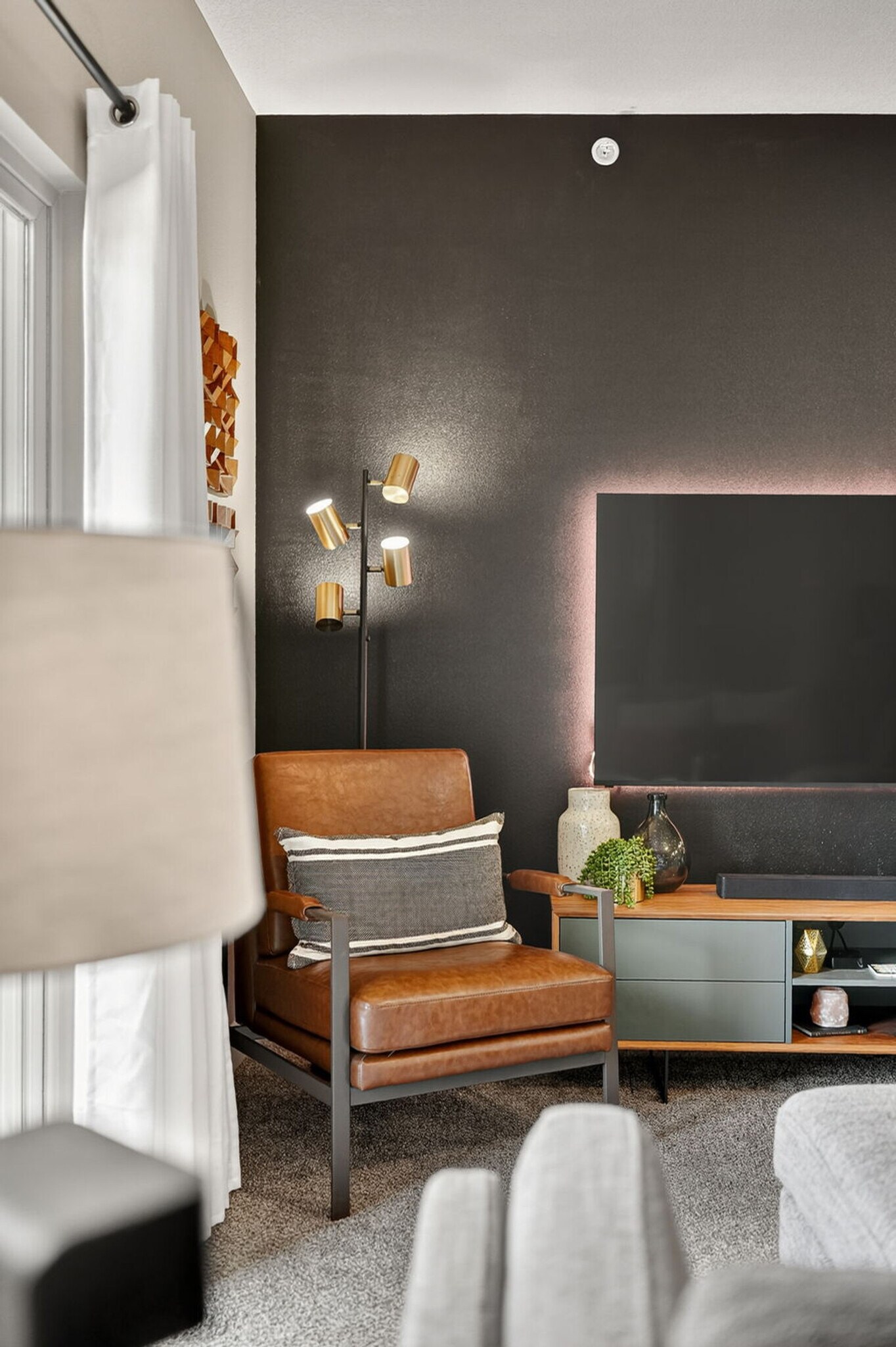 Building Photo - 8350 Cascade Ave